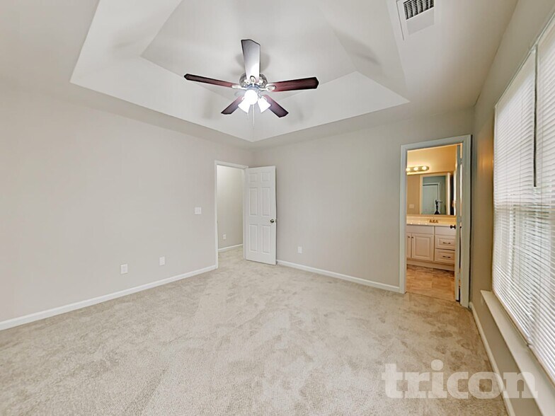 Building Photo - 6238 Dumont Ln