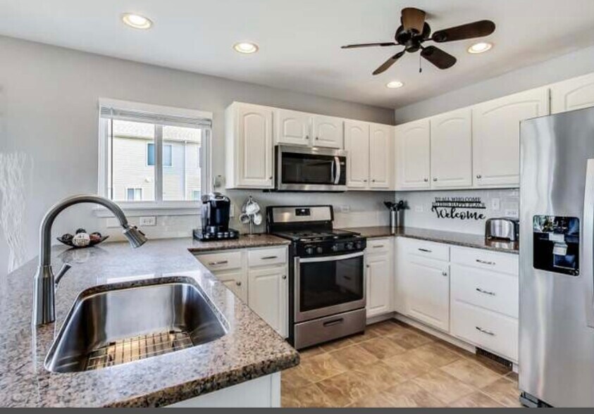 Building Photo - 24610 George Washington Dr