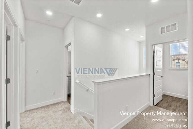 Building Photo - 6000 Waddington Wy