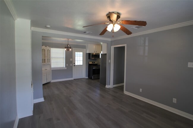Building Photo - 1207 Trimm Ave