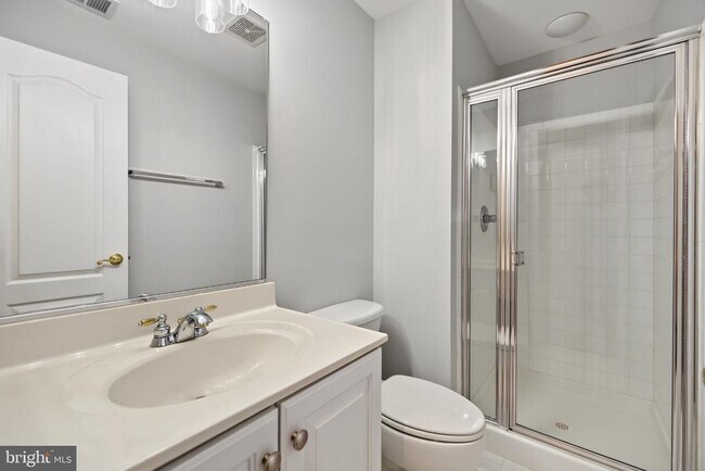 Building Photo - 5256 Bessley Pl