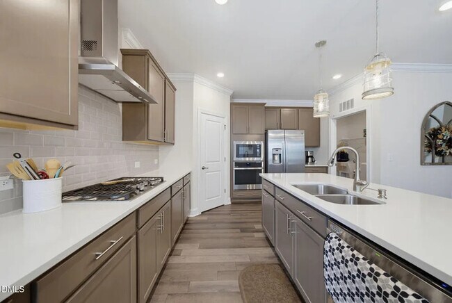 Building Photo - Lease OR Lease to Own