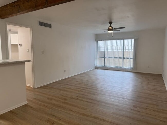 Building Photo - NOW OFFERING $400 OFF MOVE-IN COSTS Utilities Included – First Floor – In-Unit Washer/Dryer