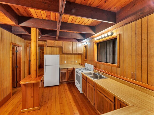 Building Photo - 3 bedrooms 2 bathroom with a large Loft for generational living + storage shed