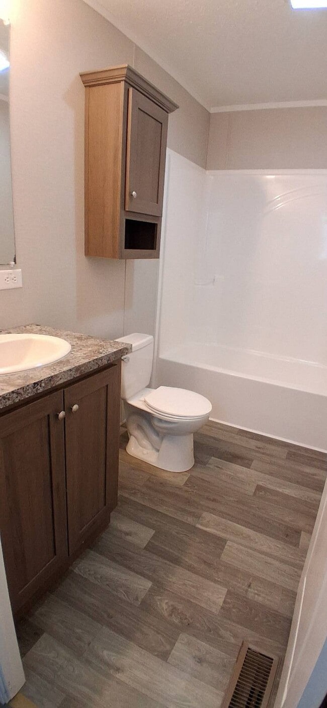 Building Photo - 640 S Darlene Way