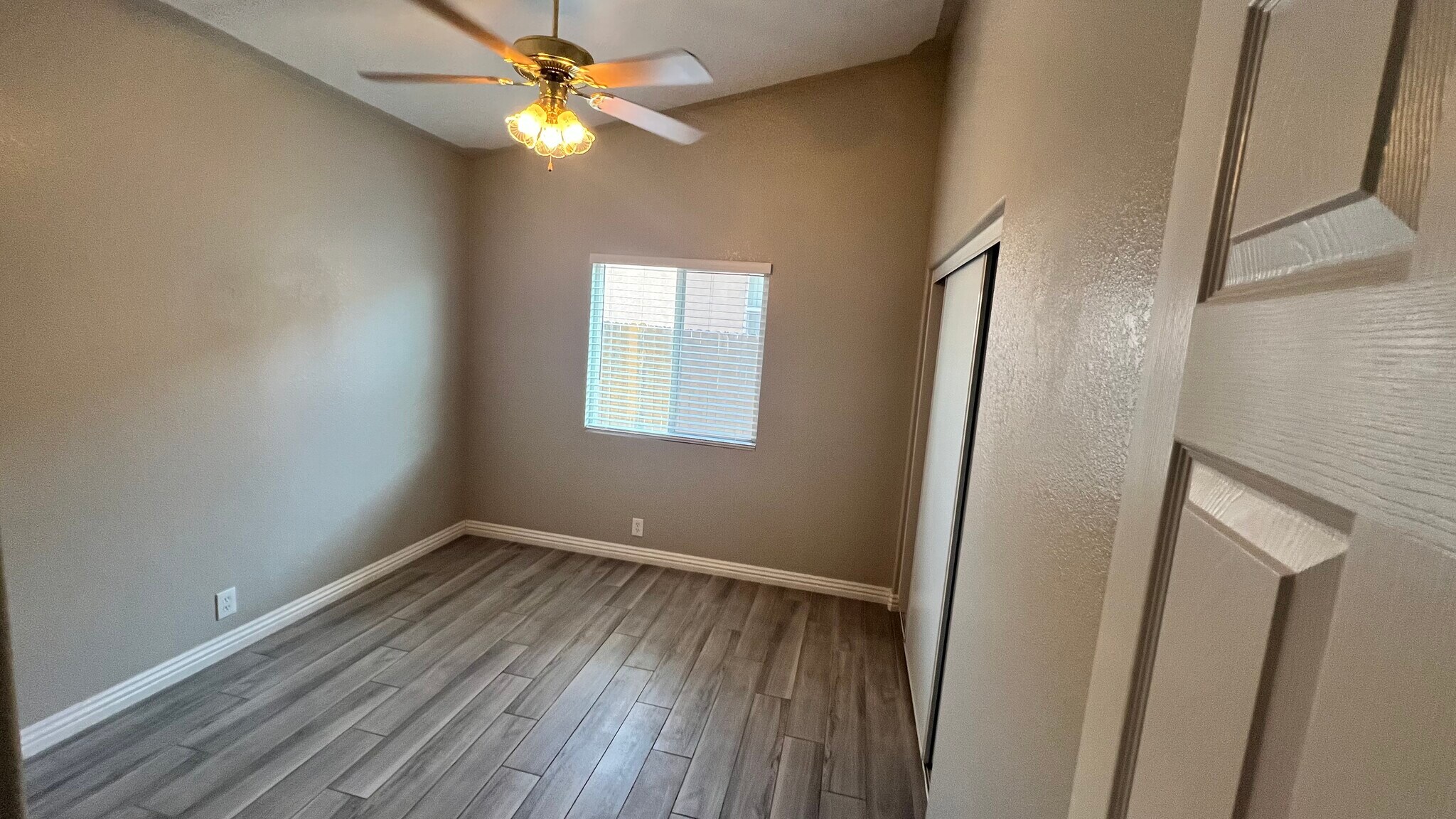 2nd Bedroom - 9083 Powell Ave