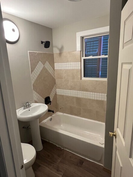 Building Photo - 3500 Minnehaha Ave