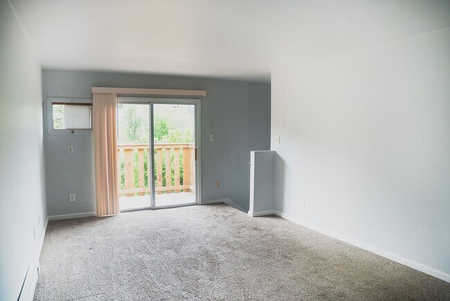 Building Photo - $100 OFF SPECIAL - Austin Street Homes - Comfort & Convenience Combined – 2BR Townhomes Now Leasing