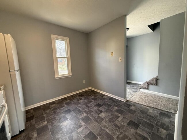 Building Photo - 1210 Clear Ridge Ln