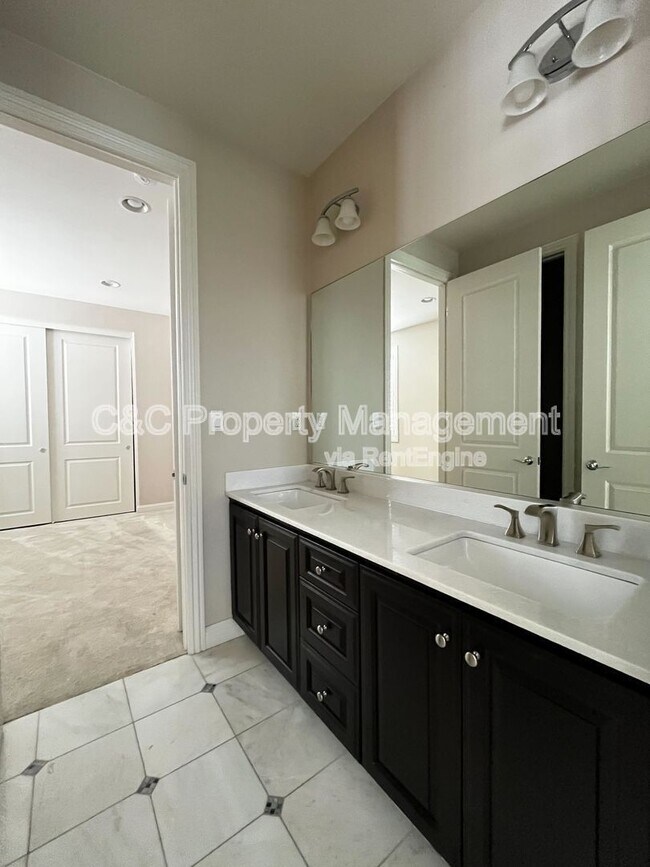 Building Photo - 53 Goldenrod