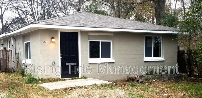 Primary Photo - 702 8th Ave