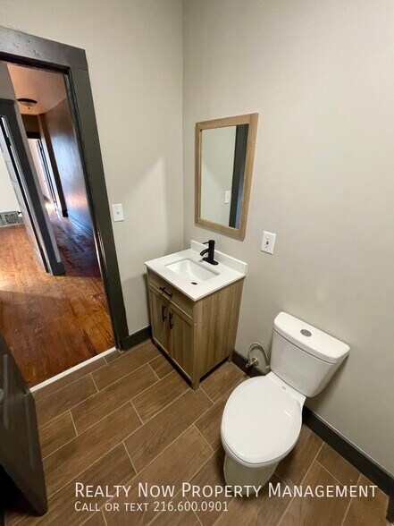 Building Photo - 2043 W 101st St