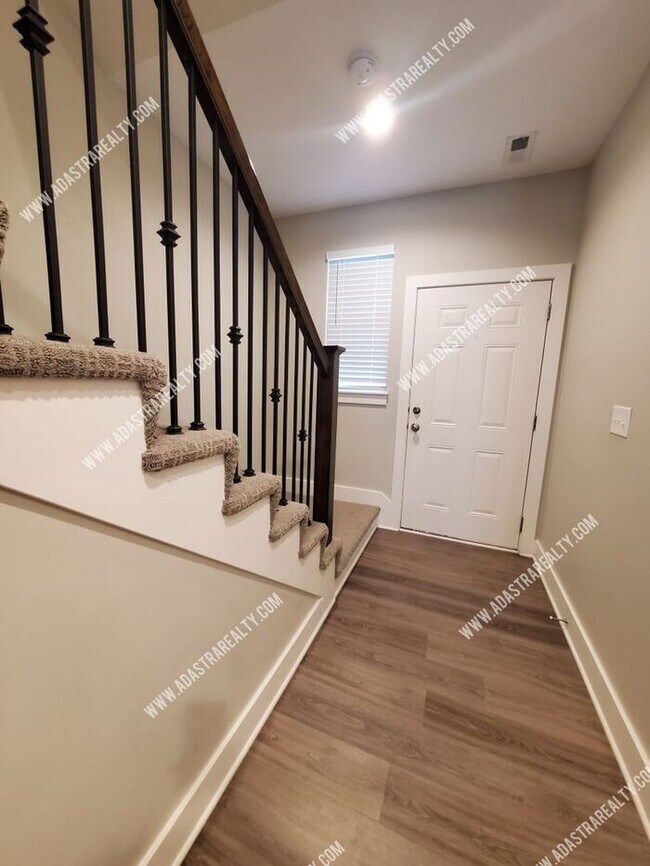 Building Photo - Gorgeous Like New-Built in 2020-Louisburg Town Home-Available in JULY!!