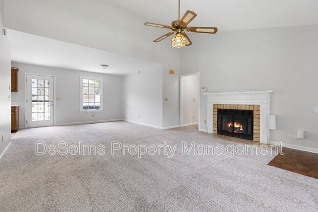 Building Photo - 3204 Blackwood Dr