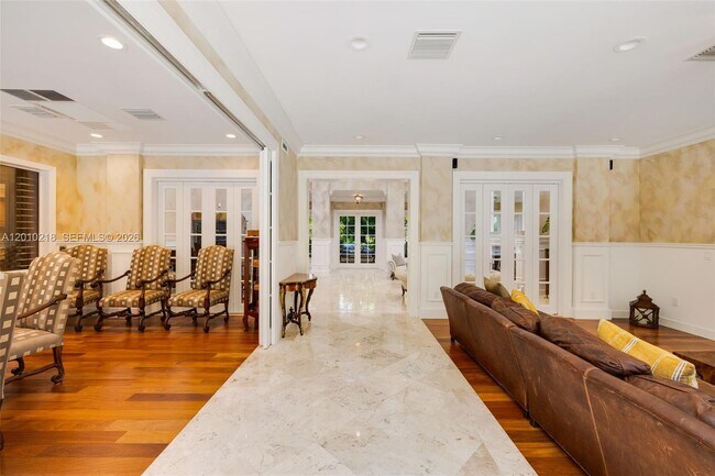 Building Photo - 6905 SW 75th Ave