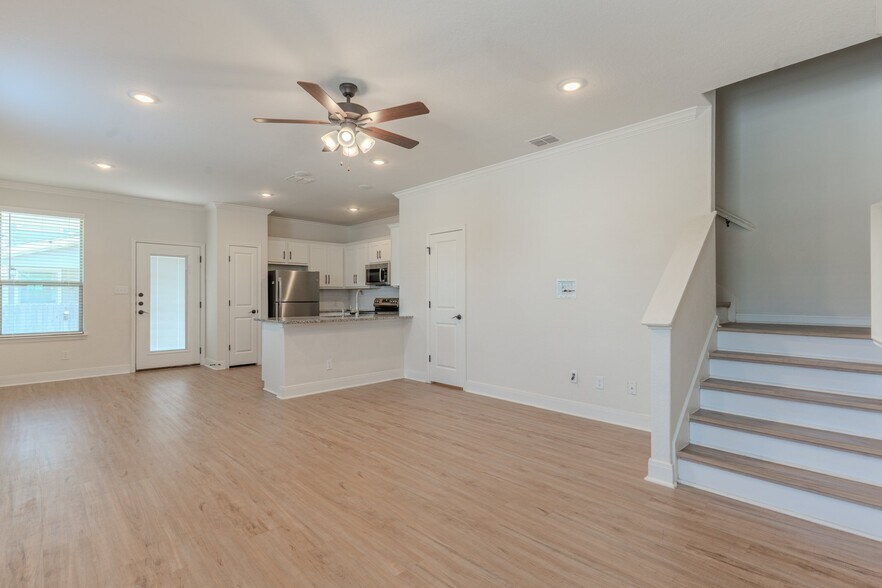 Building Photo - 10310 Candlewood Wy