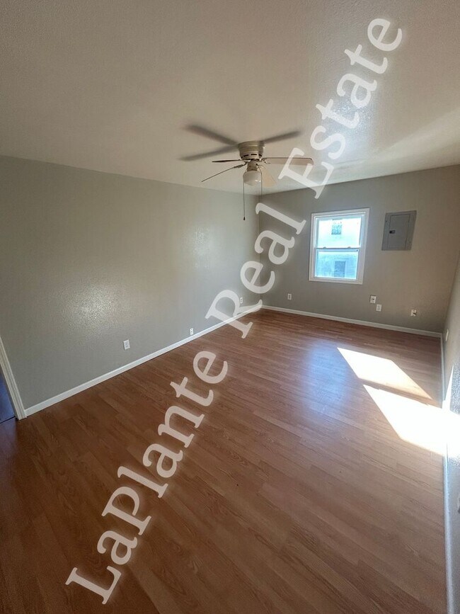 Building Photo - 4105 Walker Ave