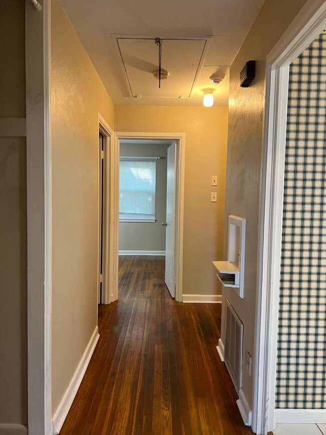 Building Photo - 22 Fairmont Dr