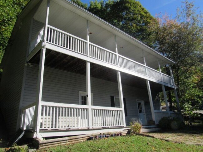 Building Photo - 541 Will Isaacs Rd