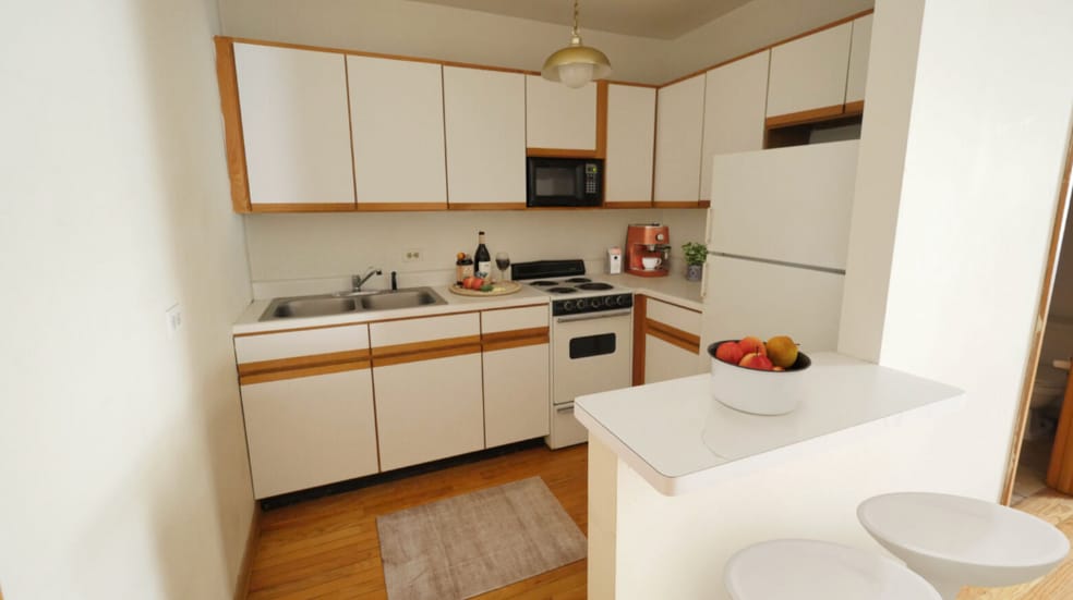 Building Photo - 630 W Barry Ave