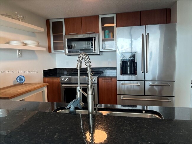 Building Photo - 1800 N Bayshore Dr