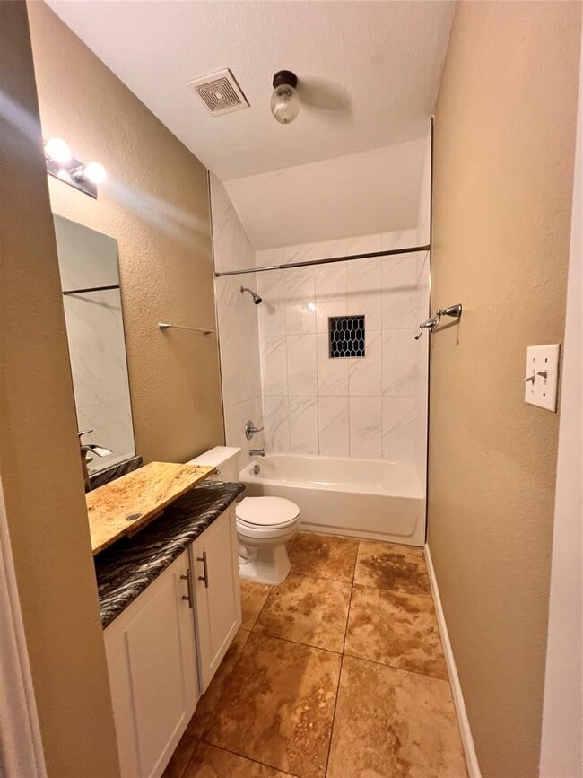 Building Photo - 1511 Tonia Loop
