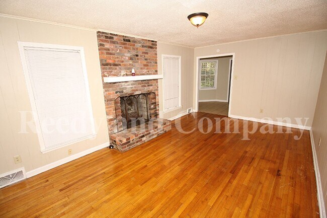 Building Photo - 3001 Falkirk Rd