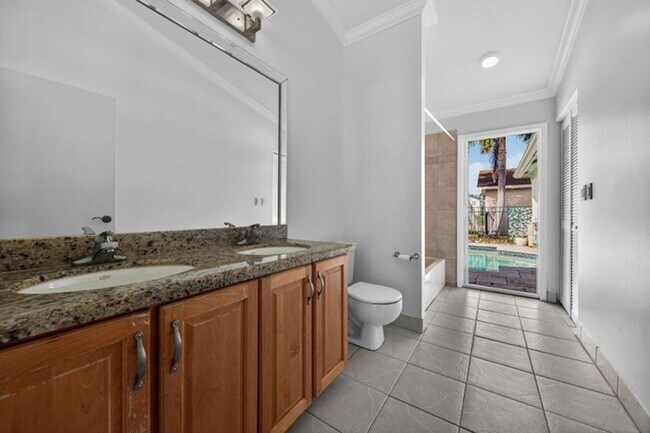 Building Photo - 9121 Paragon Way