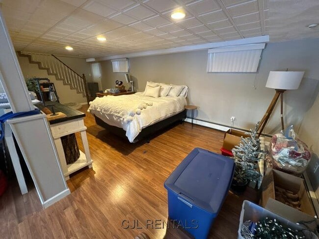 Building Photo - 41 Beaverbrook Rd