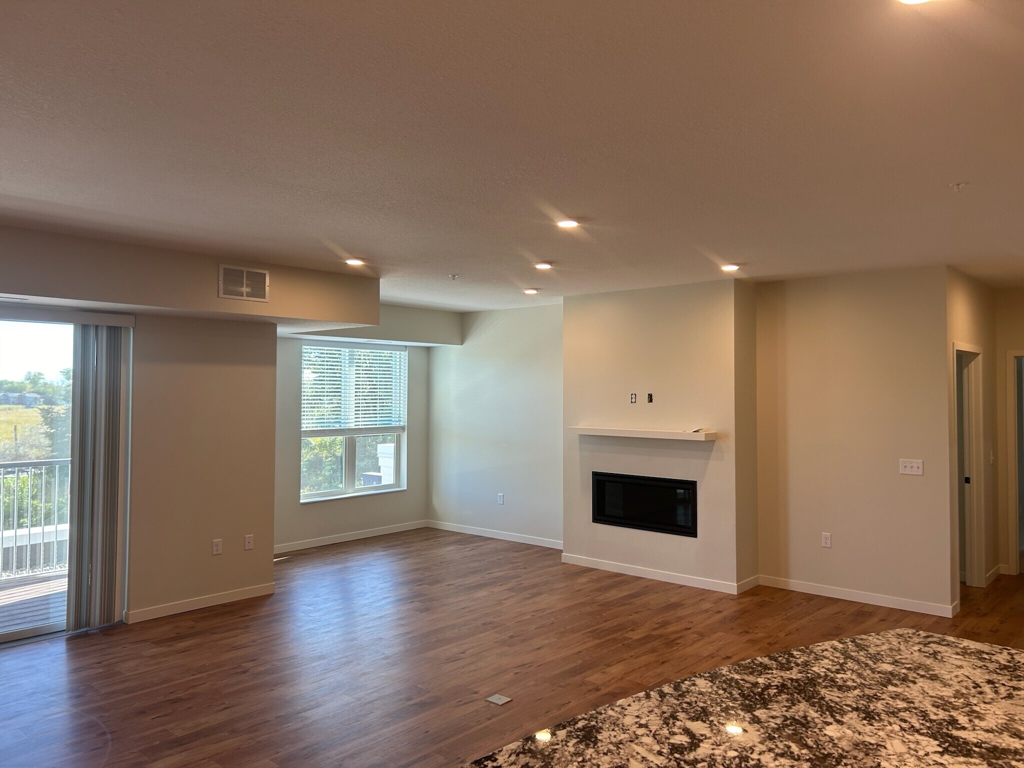 Building Photo - 2350 Harbor Pl