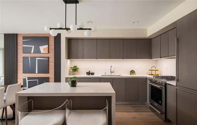 Building Photo - 380 Cordova St