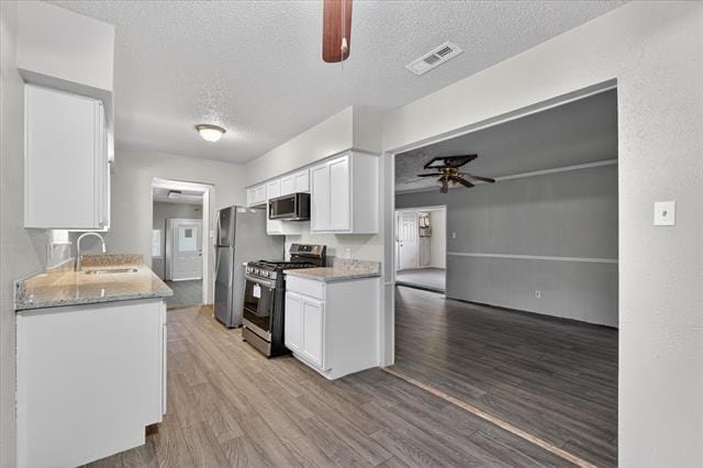 Building Photo - 10517 Castlerock Dr