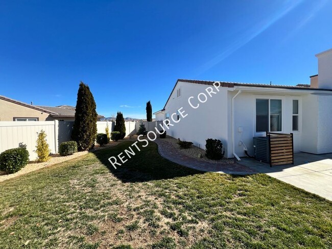 Building Photo - 3 Bedrooms/2 Bathrooms Single Story, Split...