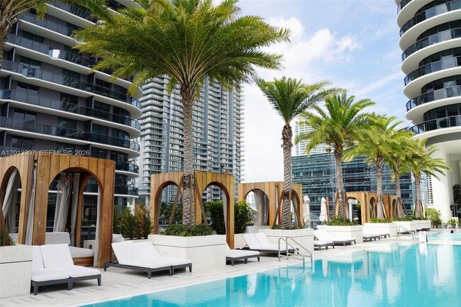 Building Photo - 801 S Miami Ave