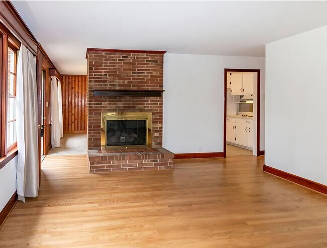 Building Photo - 3412 Dogwood Dr