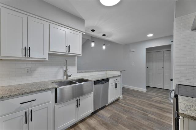 Building Photo - 8914 Doliver Dr
