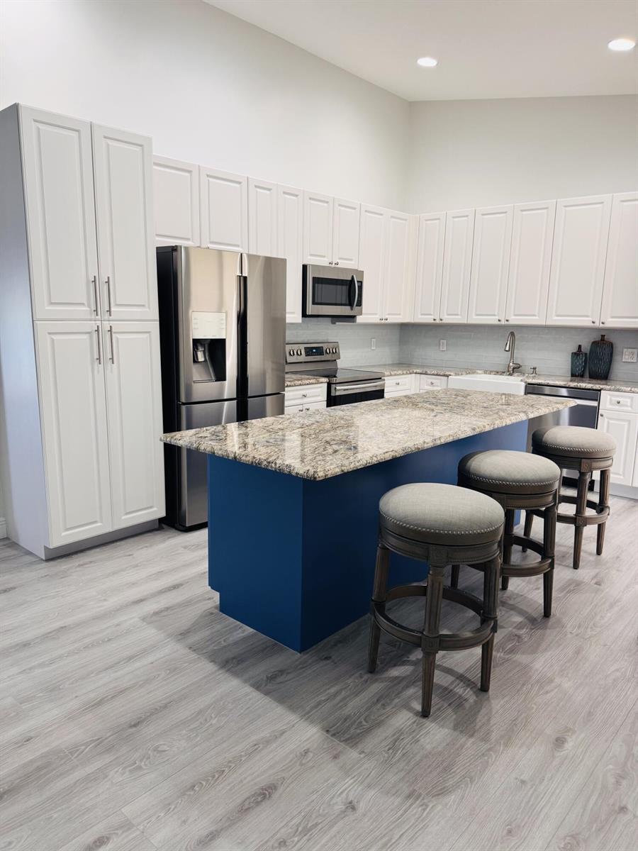 Building Photo - 8601 Mangrove Cay
