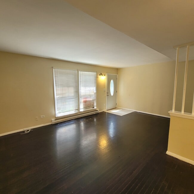 Building Photo - 2110 Hebron Ave