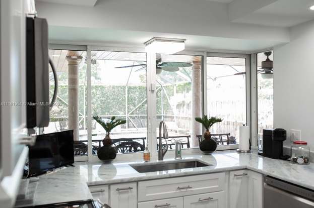 Building Photo - 4115 Madison St