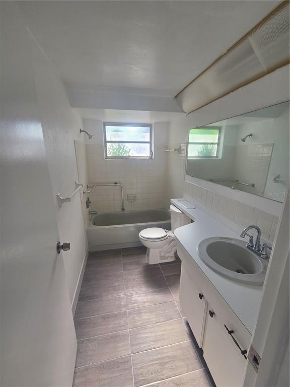 Building Photo - 12213 Partridge Hill Row