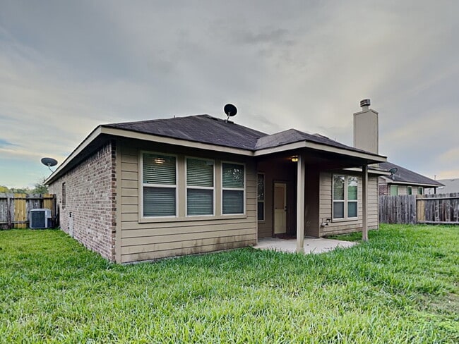 Building Photo - Charming Move-In Ready Ranch in Deer Run E...