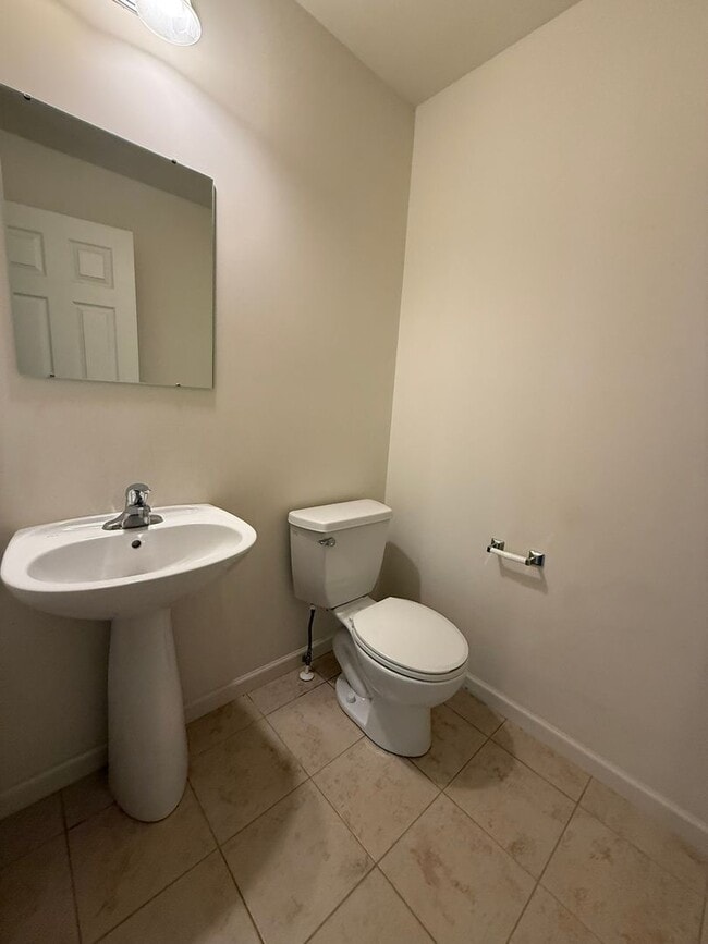 Building Photo - 136 Kestrel Ln