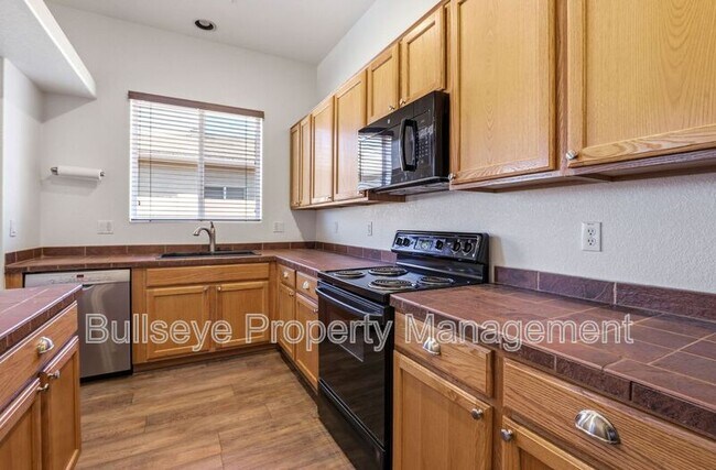 Building Photo - 6519 S 5th Way