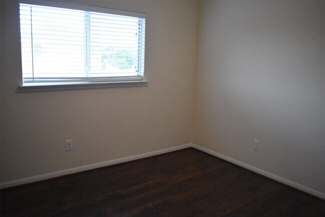 Building Photo - 11846 Jelicoe Dr