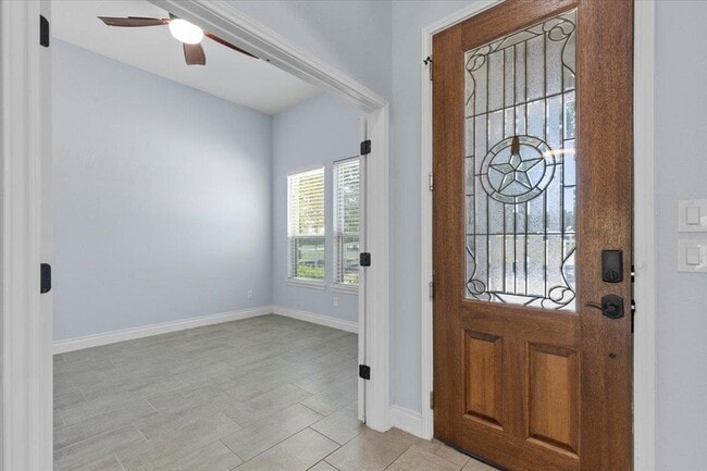 Building Photo - 127 Medlar Dr