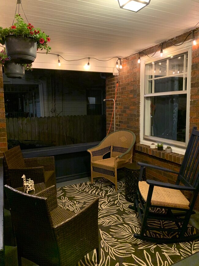 Building Photo - 2034 Warren Rd