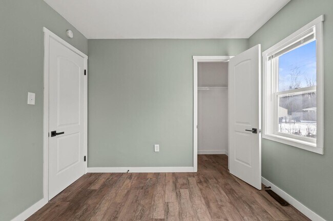 Building Photo - 1914 N Euclid Ave