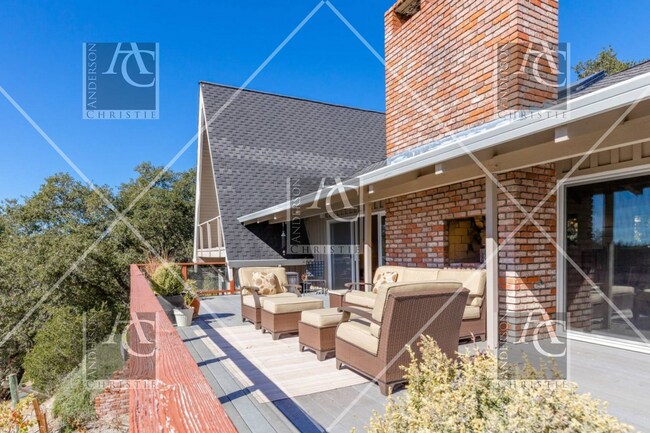 Building Photo - 4 bedroom 3 bath home in Scotts Valley