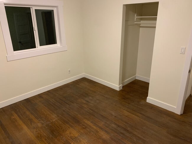 Building Photo - 15722 SE Oatfield Rd