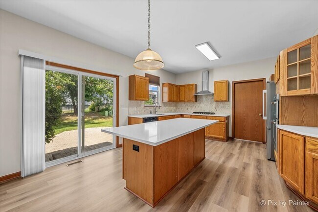 Building Photo - 2240 Barrett Dr